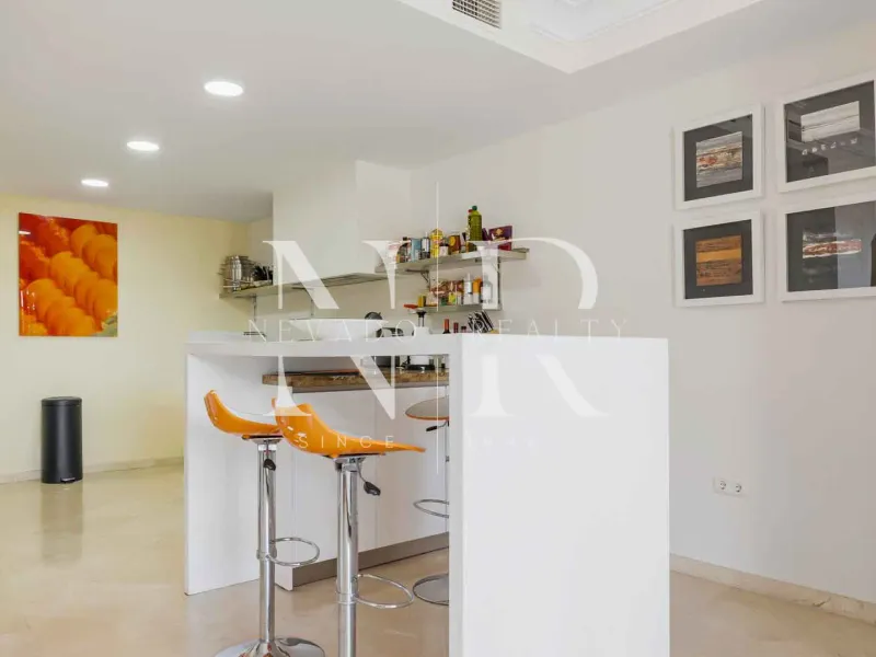 Townhouse in La Perla de la Heredia Urbanization with private pool for sale