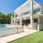 Modern-style villa for sale in La Quinta 3