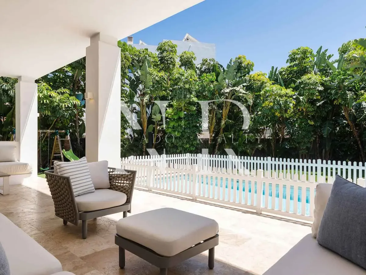 Modern-style villa for sale in La Quinta