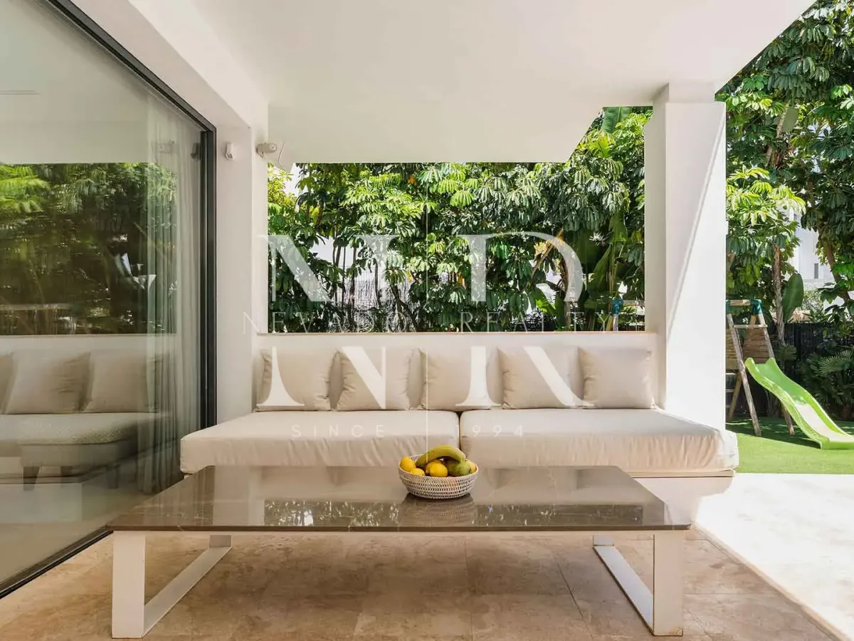 Modern-style villa for sale in La Quinta