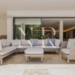 Modern-style villa for sale in La Quinta 8