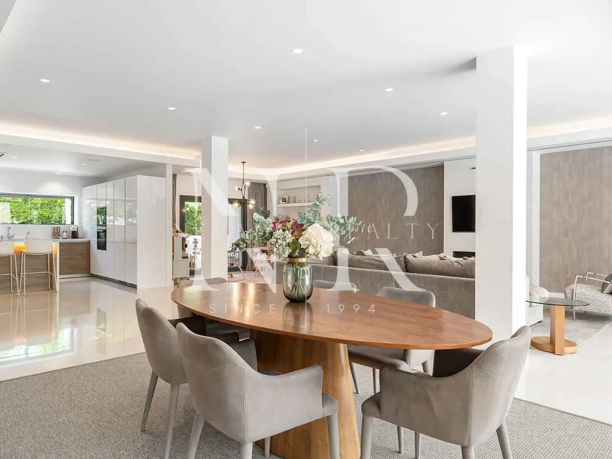 Modern-style villa for sale in La Quinta