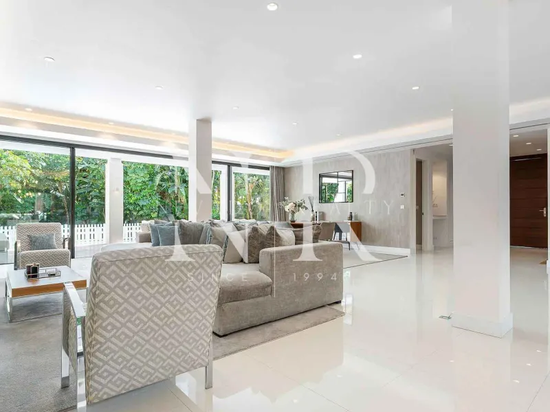 Modern-style villa for sale in La Quinta