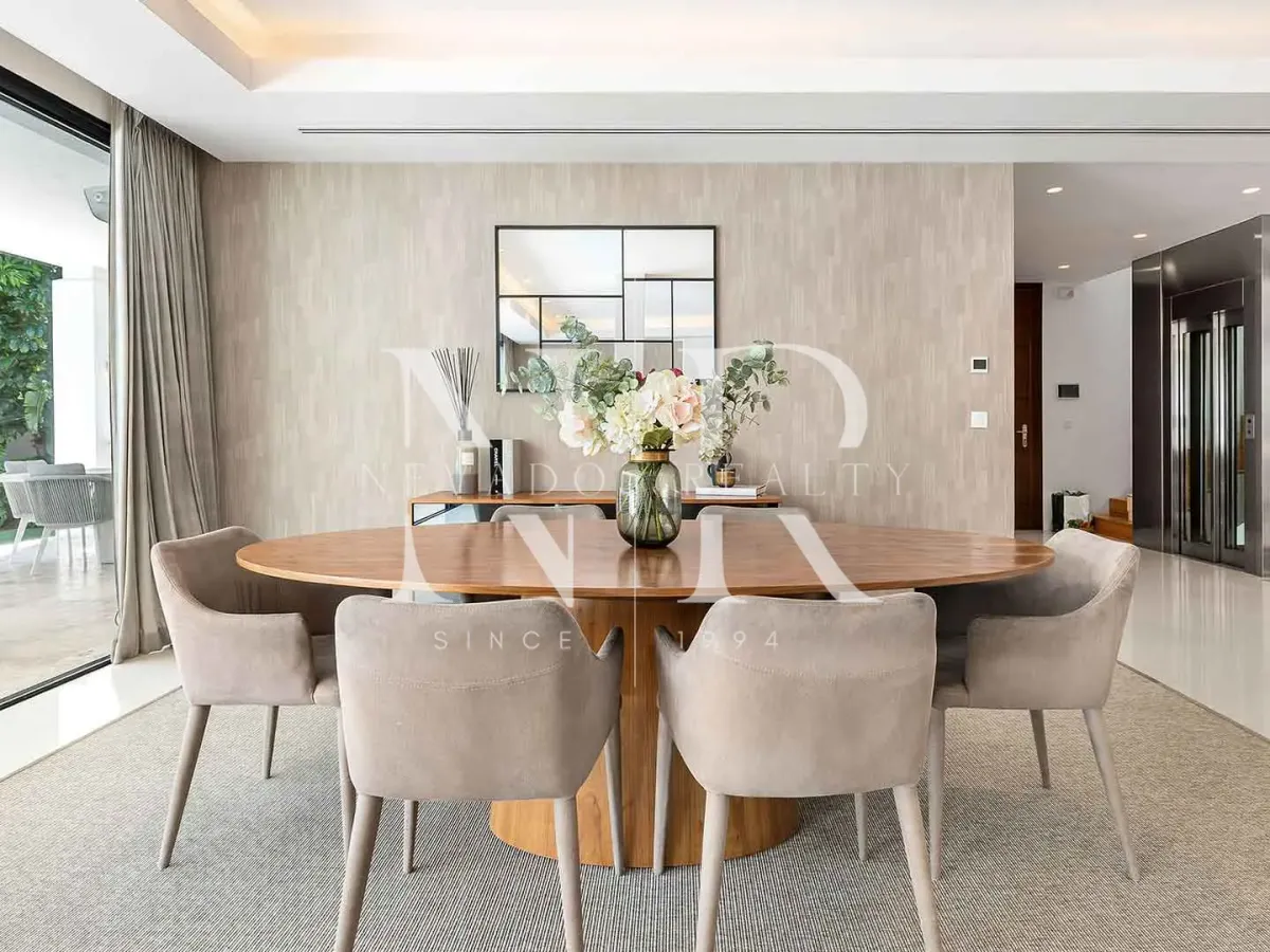 Modern-style villa for sale in La Quinta