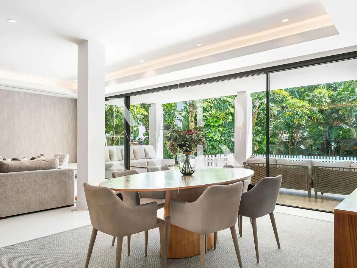 Modern-style villa for sale in La Quinta