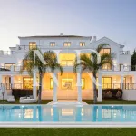 Villa in El Madroñal residential area with panoramic sea views for sale 1