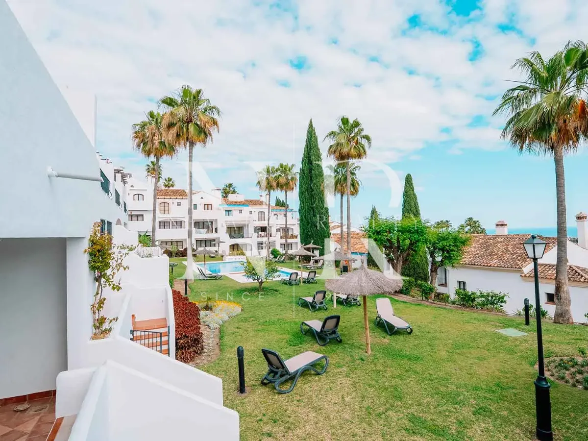 Townhouse in El Alto residential area with panoramic sea views for sale