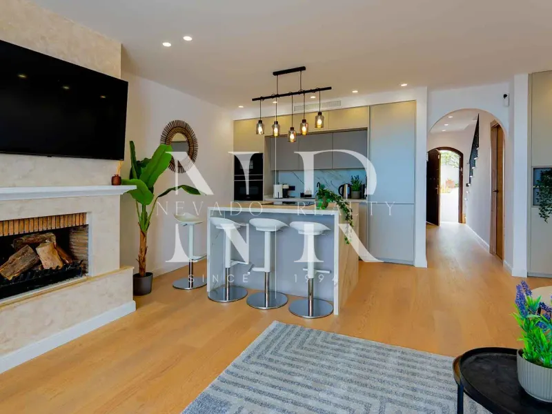 Townhouse in El Alto residential area with panoramic sea views for sale