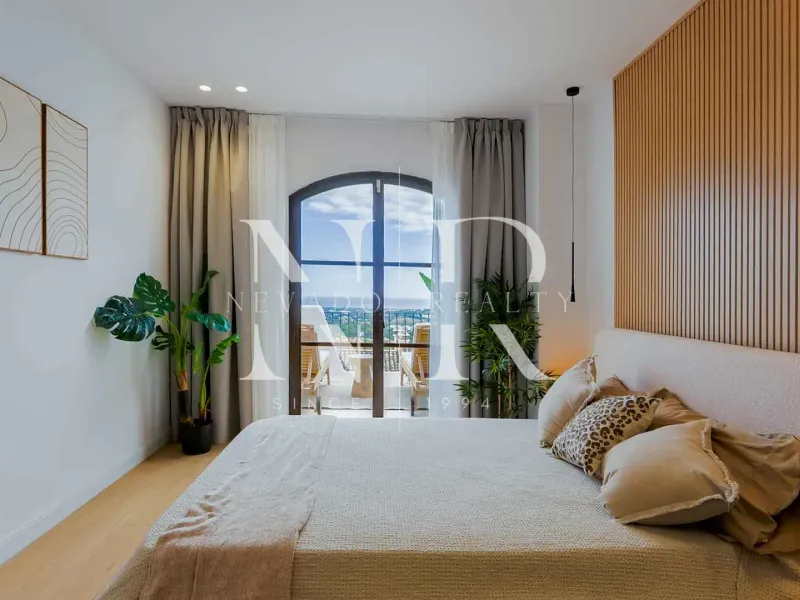 Townhouse in El Alto residential area with panoramic sea views for sale