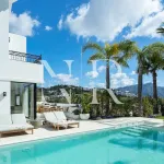 Villa in Los Arqueros with sea views for sale 4