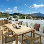 Villa in Los Arqueros with sea views for sale 9