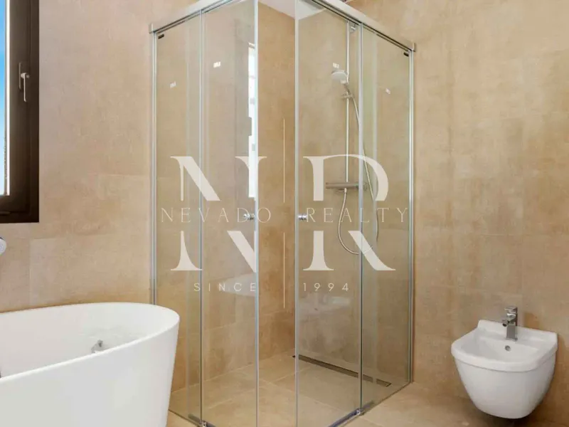 Villa in Benahavís with panoramic sea views for sale