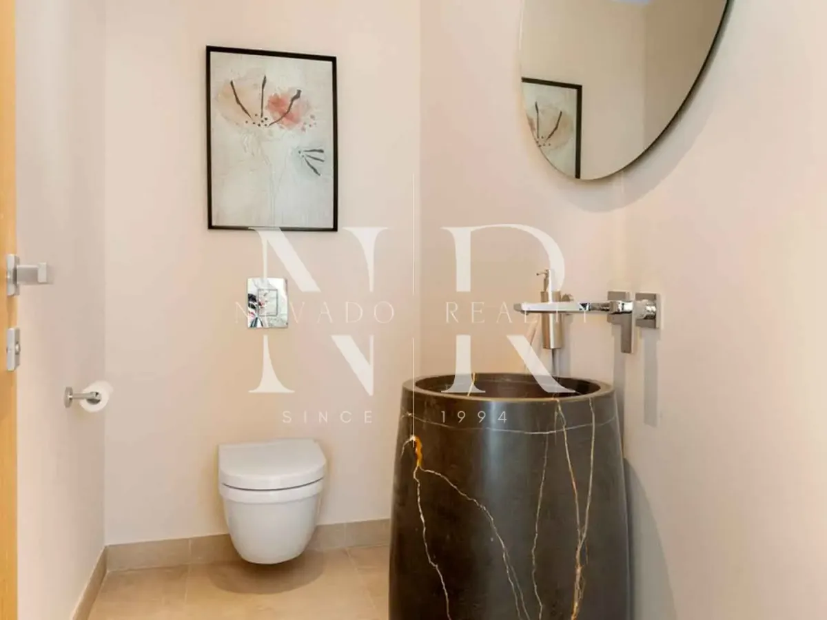 Villa in Benahavís with panoramic sea views for sale