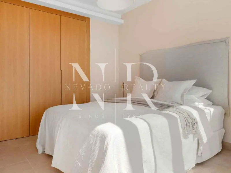 Villa in Benahavís with panoramic sea views for sale