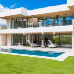 Newly built villa in El Paraiso Alto for sale 5