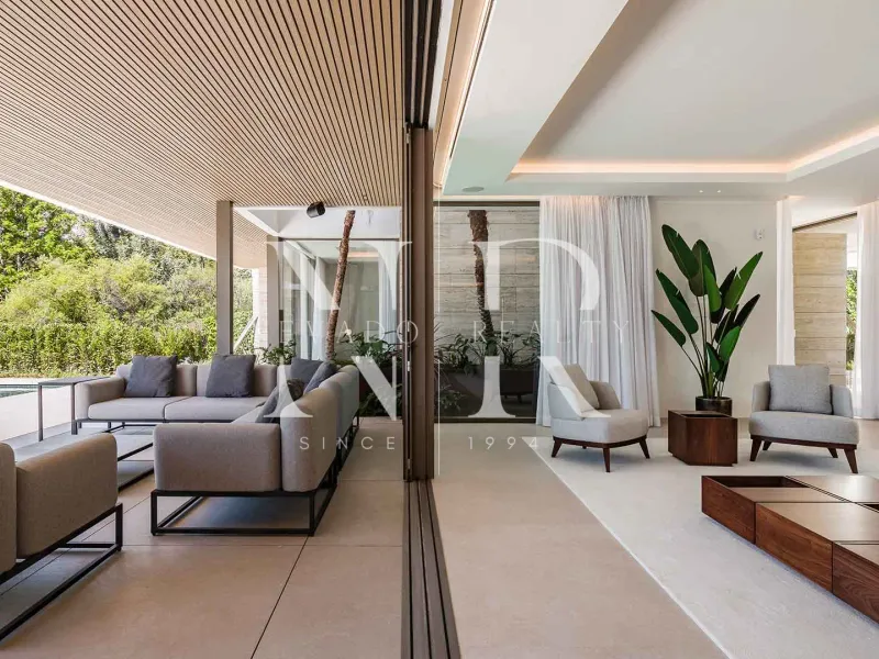 Newly built villa in El Paraiso Alto for sale