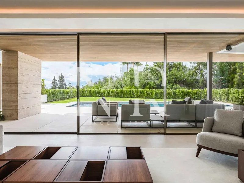 Newly built villa in El Paraiso Alto for sale