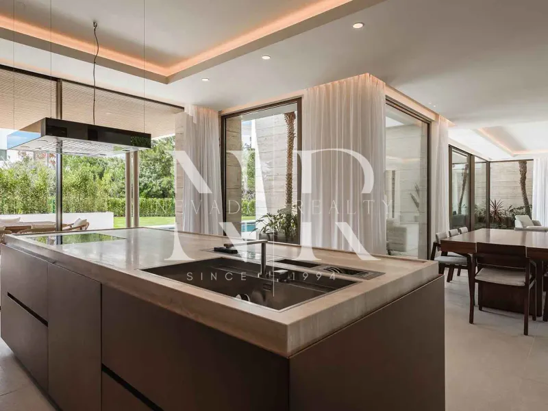 Newly built villa in El Paraiso Alto for sale