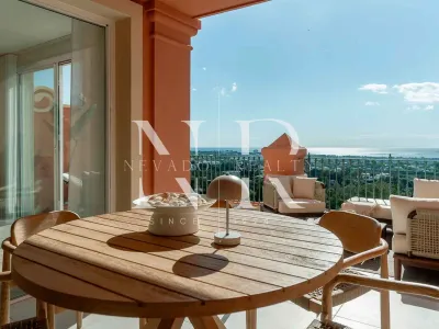 Flat in Urbanisation Monte Halcones with panoramic sea views for sale