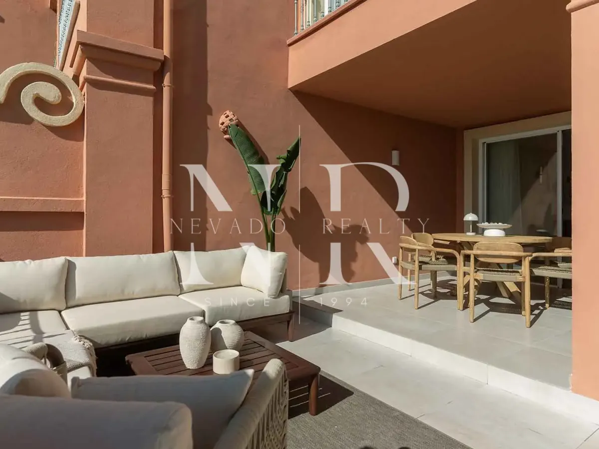 Flat in Urbanisation Monte Halcones with panoramic sea views for sale