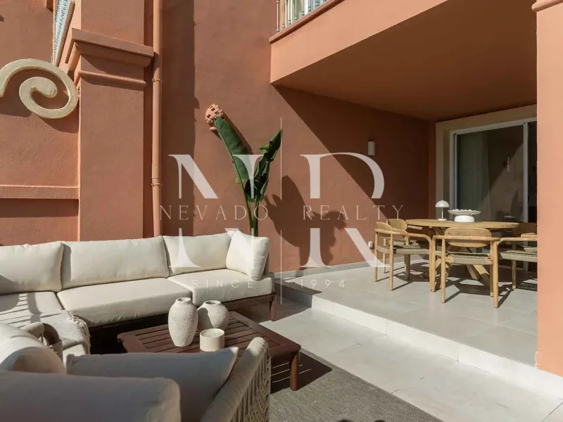 Flat in Urbanisation Monte Halcones with panoramic sea views for sale