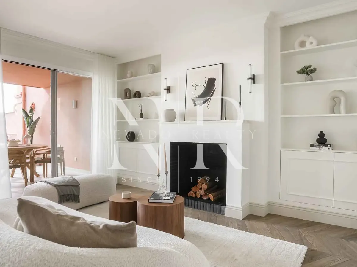 Flat in Urbanisation Monte Halcones with panoramic sea views for sale