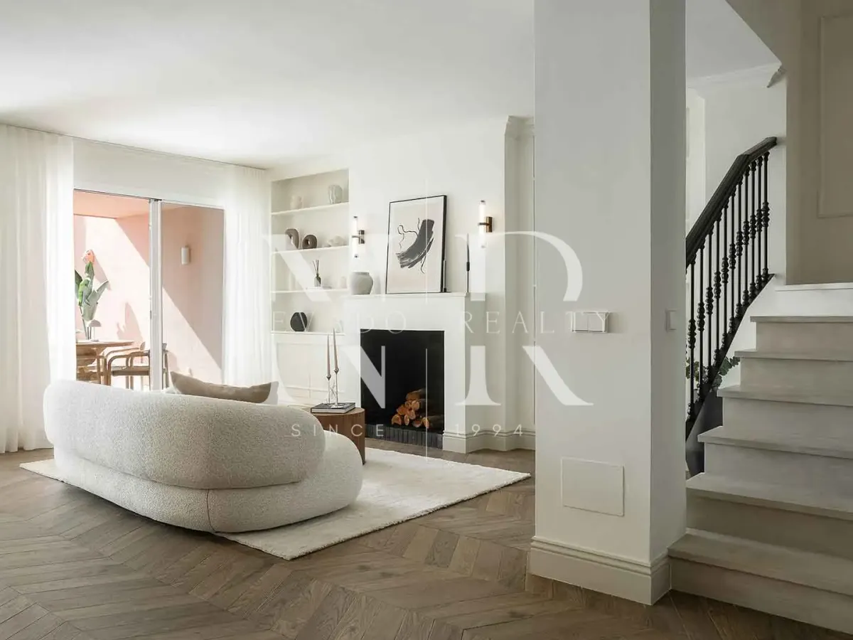 Flat in Urbanisation Monte Halcones with panoramic sea views for sale