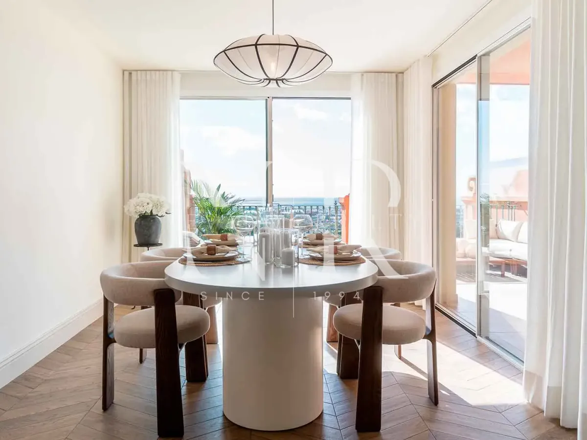 Flat in Urbanisation Monte Halcones with panoramic sea views for sale