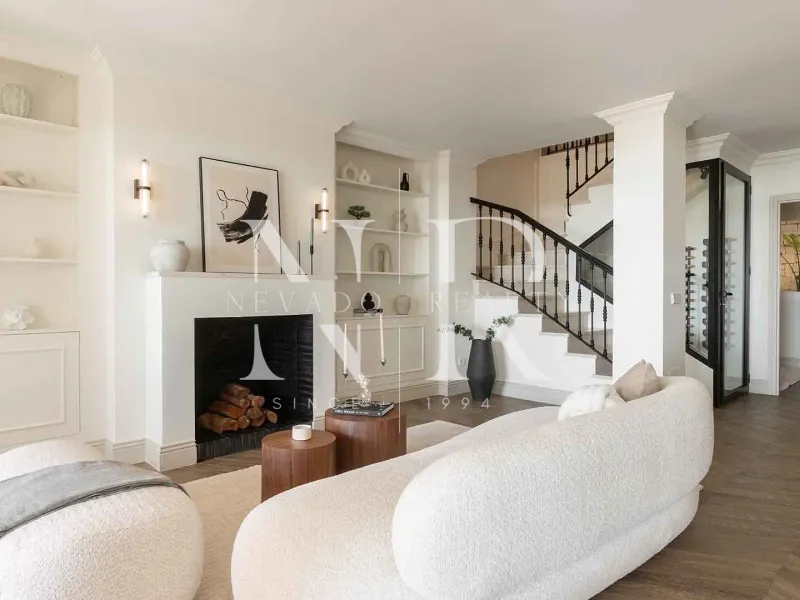 Flat in Urbanisation Monte Halcones with panoramic sea views for sale