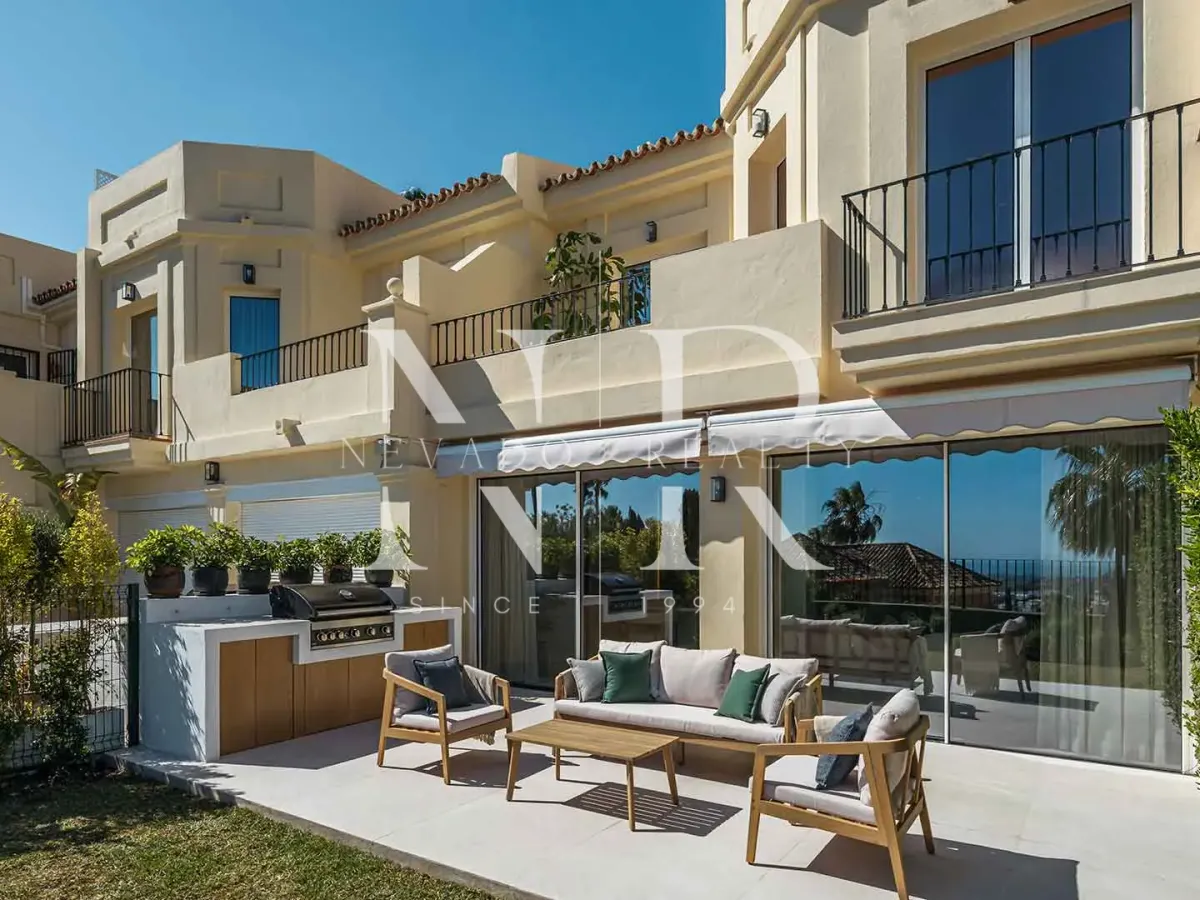 Completely renovated townhouse in La Quinta Hills for sale