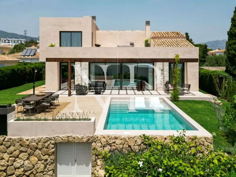 Mediterranean style villa in El Paraiso Alto for sale
