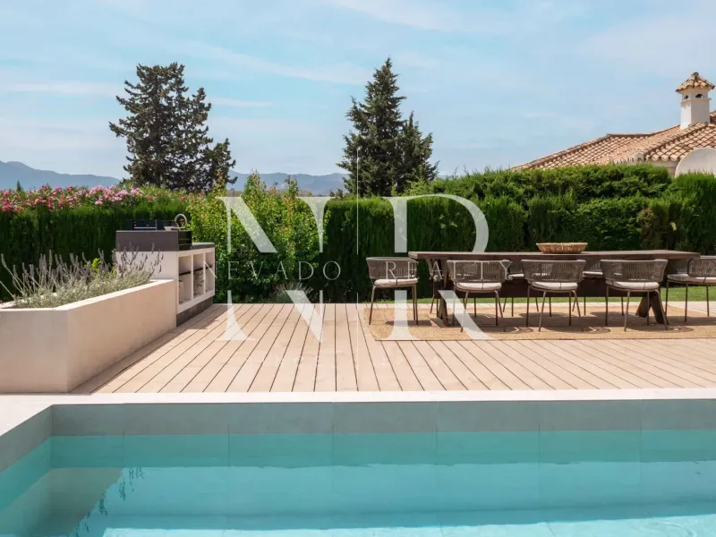 Mediterranean style villa in El Paraiso Alto for sale