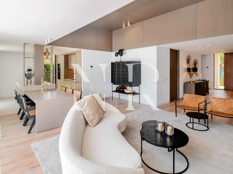 Mediterranean style villa in El Paraiso Alto for sale