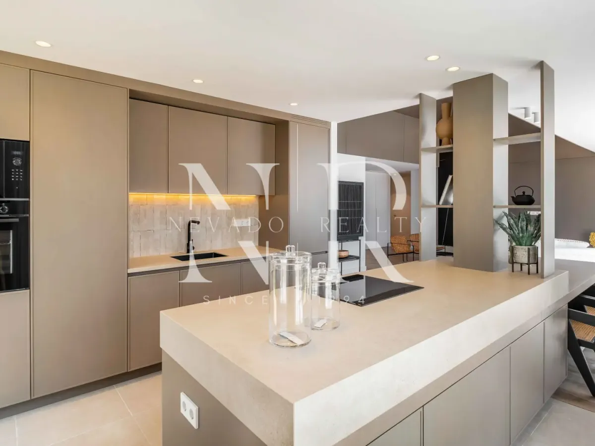 Mediterranean style villa in El Paraiso Alto for sale