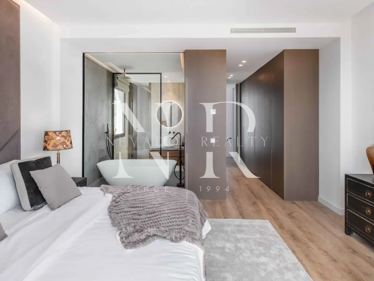 Mediterranean style villa in El Paraiso Alto for sale