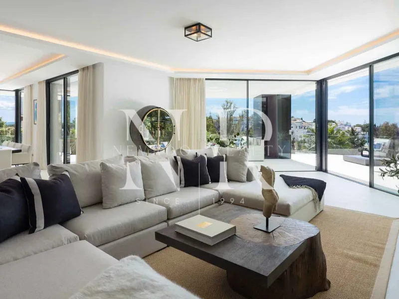 Villa in Urbanisation El Herrojo with panoramic views for sale