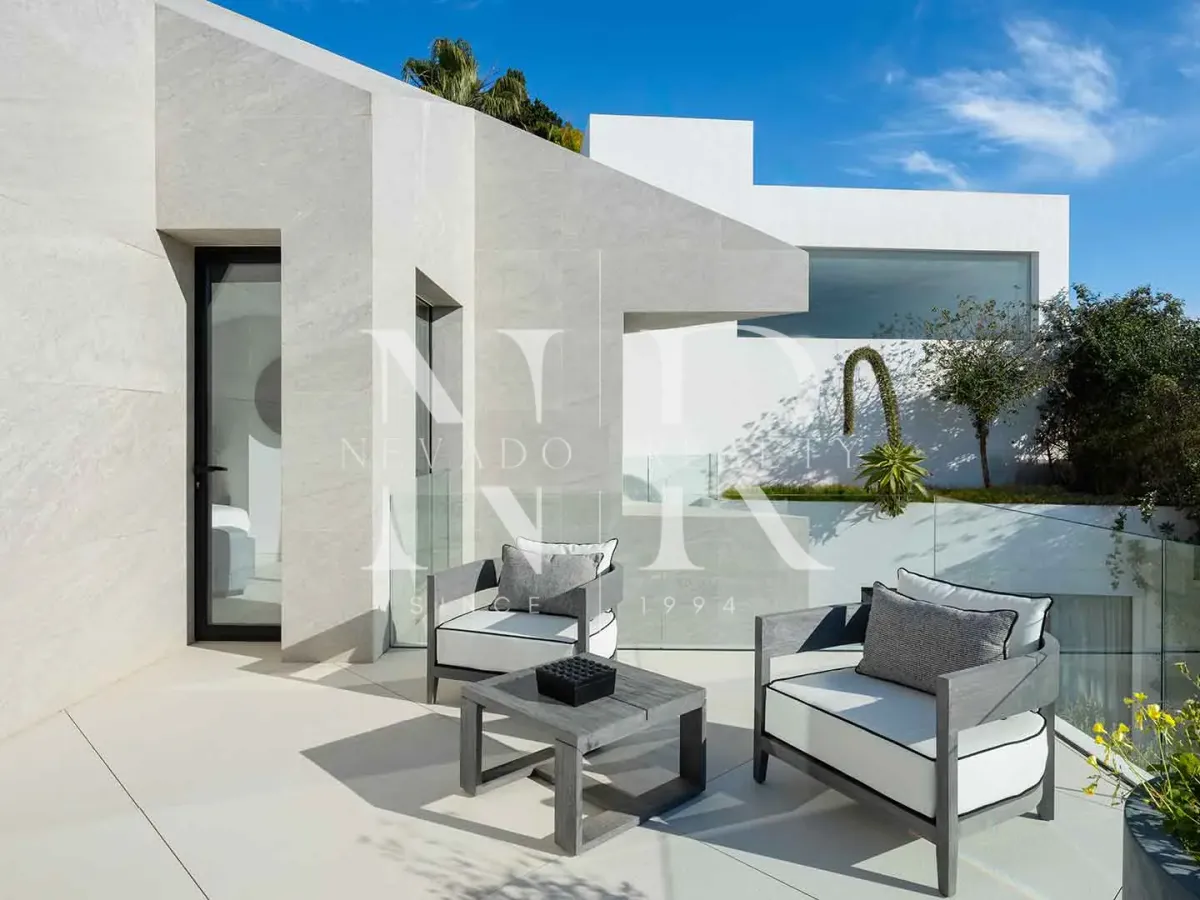 Villa in Urbanisation El Herrojo with panoramic views for sale