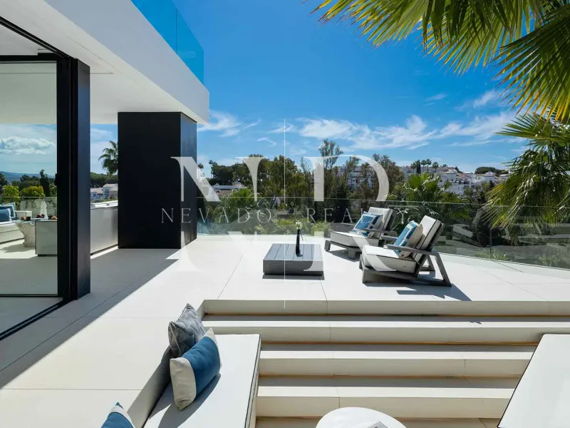 Villa in Urbanisation El Herrojo with panoramic views for sale