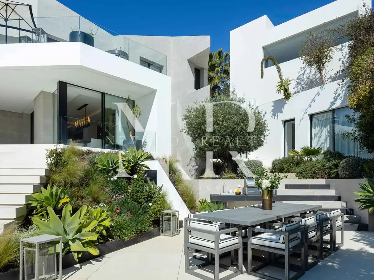 Villa in Urbanisation El Herrojo with panoramic views for sale