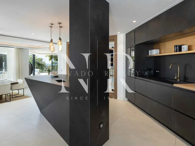 Villa in Urbanisation El Herrojo with panoramic views for sale