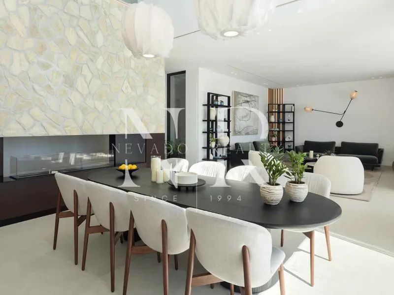 Villa in Urbanisation La Quinta with panoramic views for sale