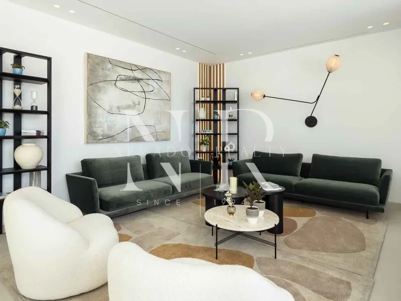 Villa in Urbanisation La Quinta with panoramic views for sale