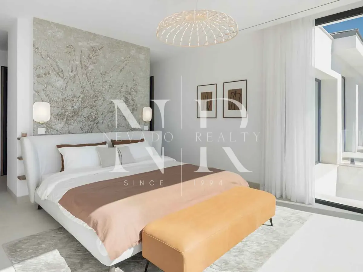 Villa in Urbanisation La Quinta with panoramic views for sale