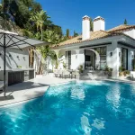 Completely renovated villa in Urbanisation El Herrojo for sale 1