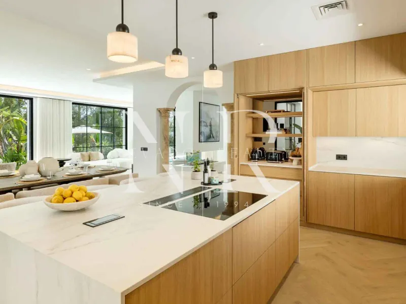 Completely renovated villa in Urbanisation El Herrojo for sale