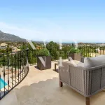 Villa in El Herrojo with panoramic sea views for sale 4