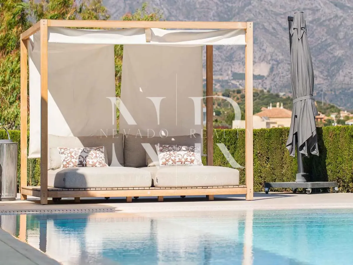 Villa in El Herrojo with panoramic sea views for sale