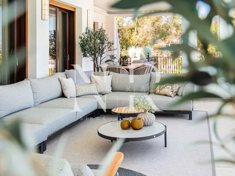 Villa in El Herrojo with panoramic sea views for sale