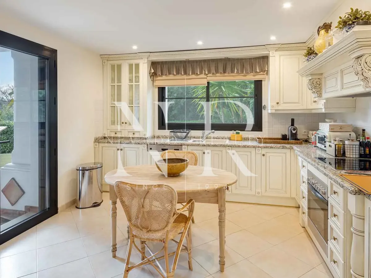 Completely renovated villa in La Quinta for sale