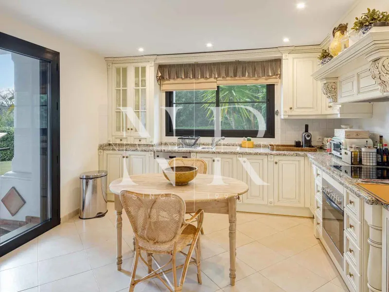 Completely renovated villa in La Quinta for sale